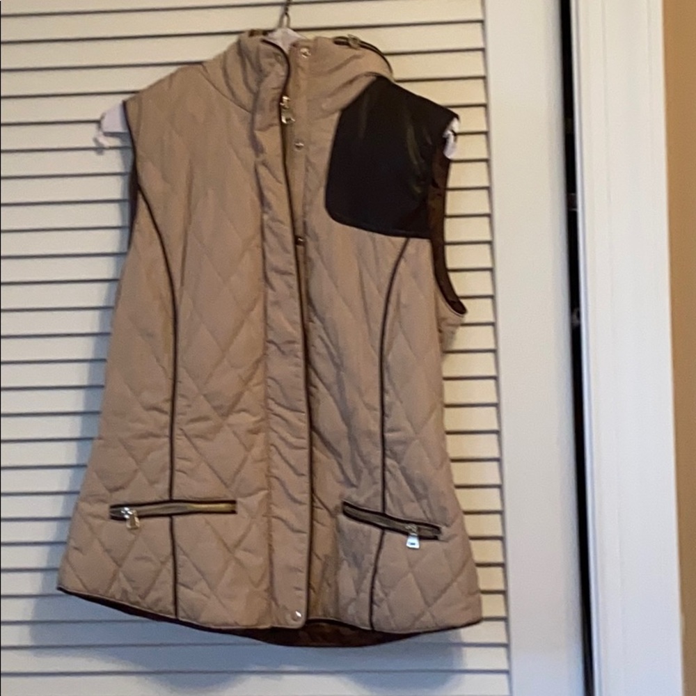 Quilted Zara vest w hood M